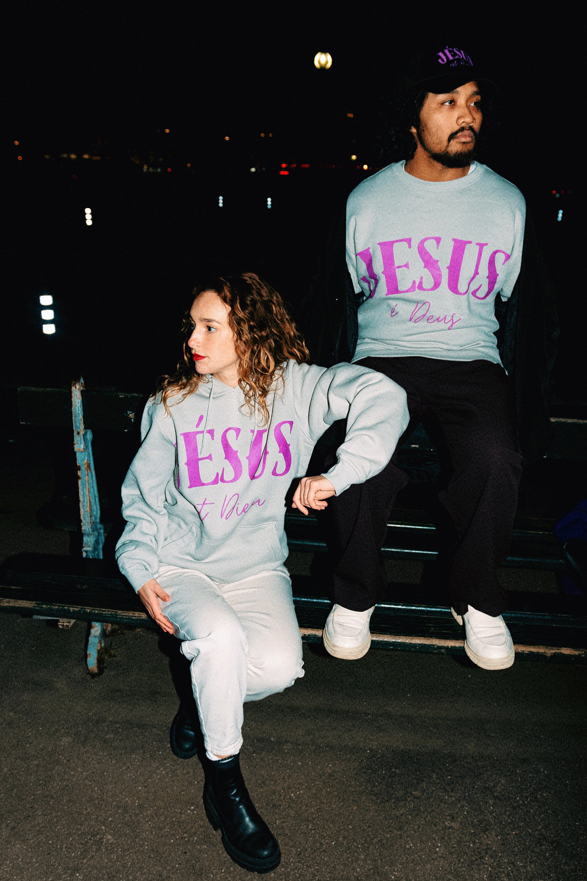 Sweatshirt Graceful cover - Jesus é Deus